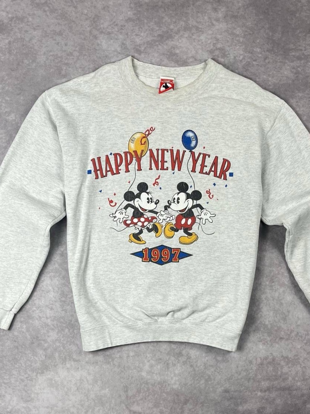 [198] Disneyland 1997 Happy New Year
Collectible Sweatshirt Adult Size S/M